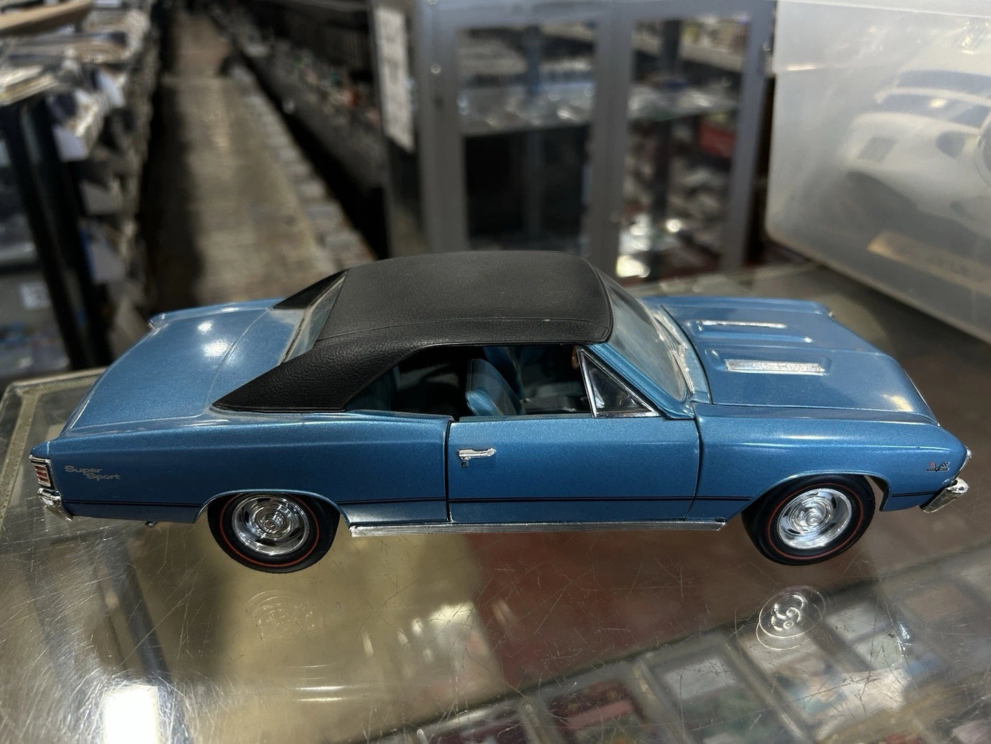 ERTL 1967 CHEVROLET CHEVELLE 396SS 1:18 Scale Metallic Blue
