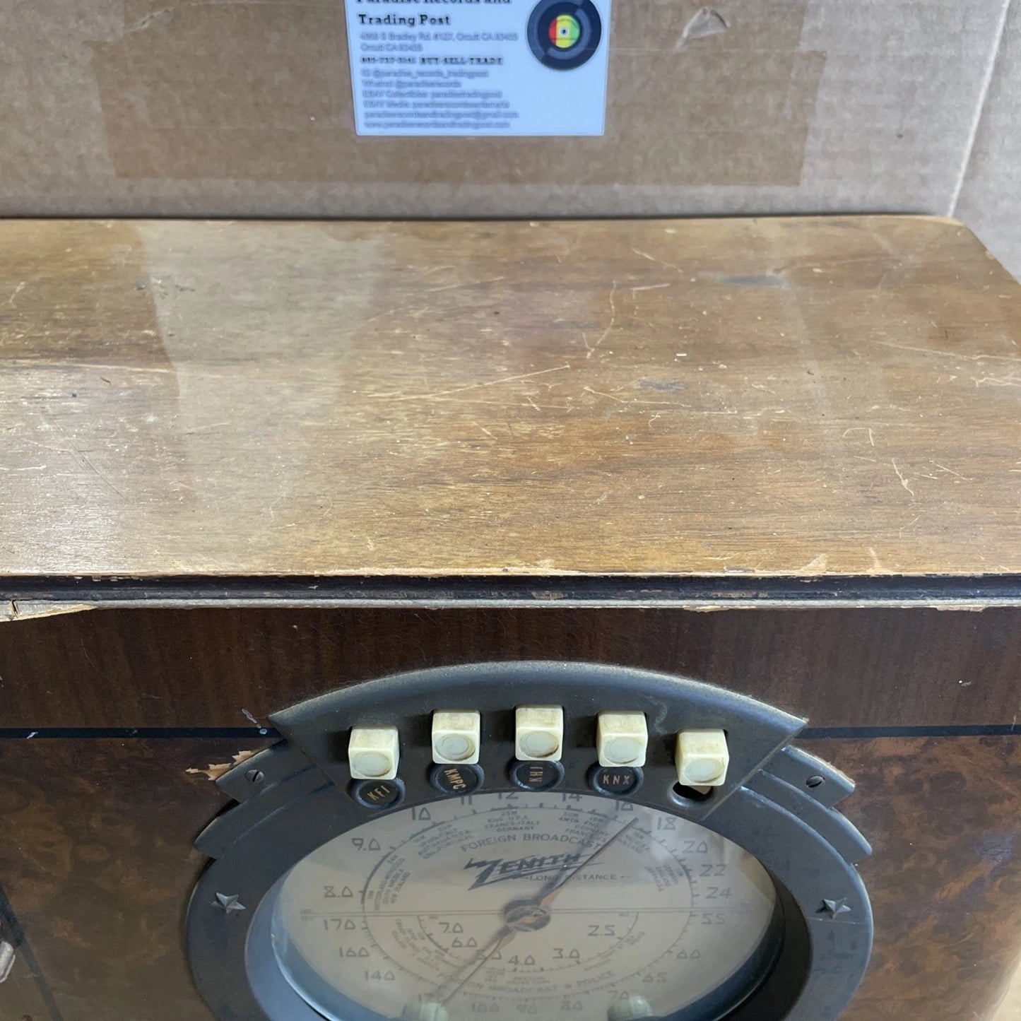 1939 Zenith 6-S-321 "Stars and Stripes" radio as is parts only turns on