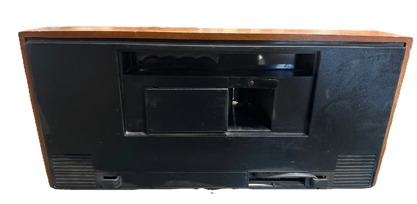 Vintage Kodak Ektasound 245B Super 8 Movie Projector turns on and spins as is