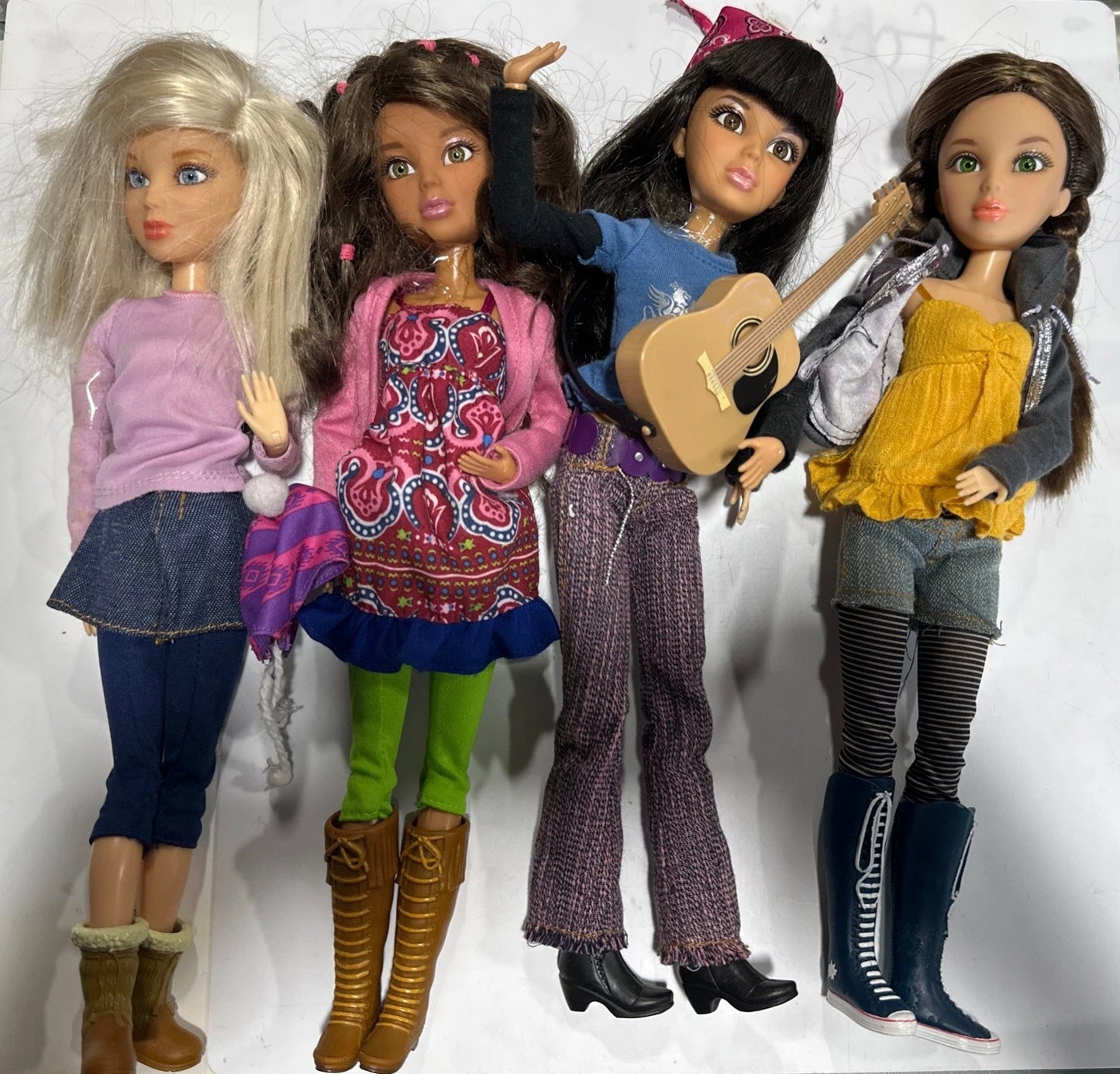 LIV Doll Real Girls Real Life 2009 Doll Collection With Cloth Accessories