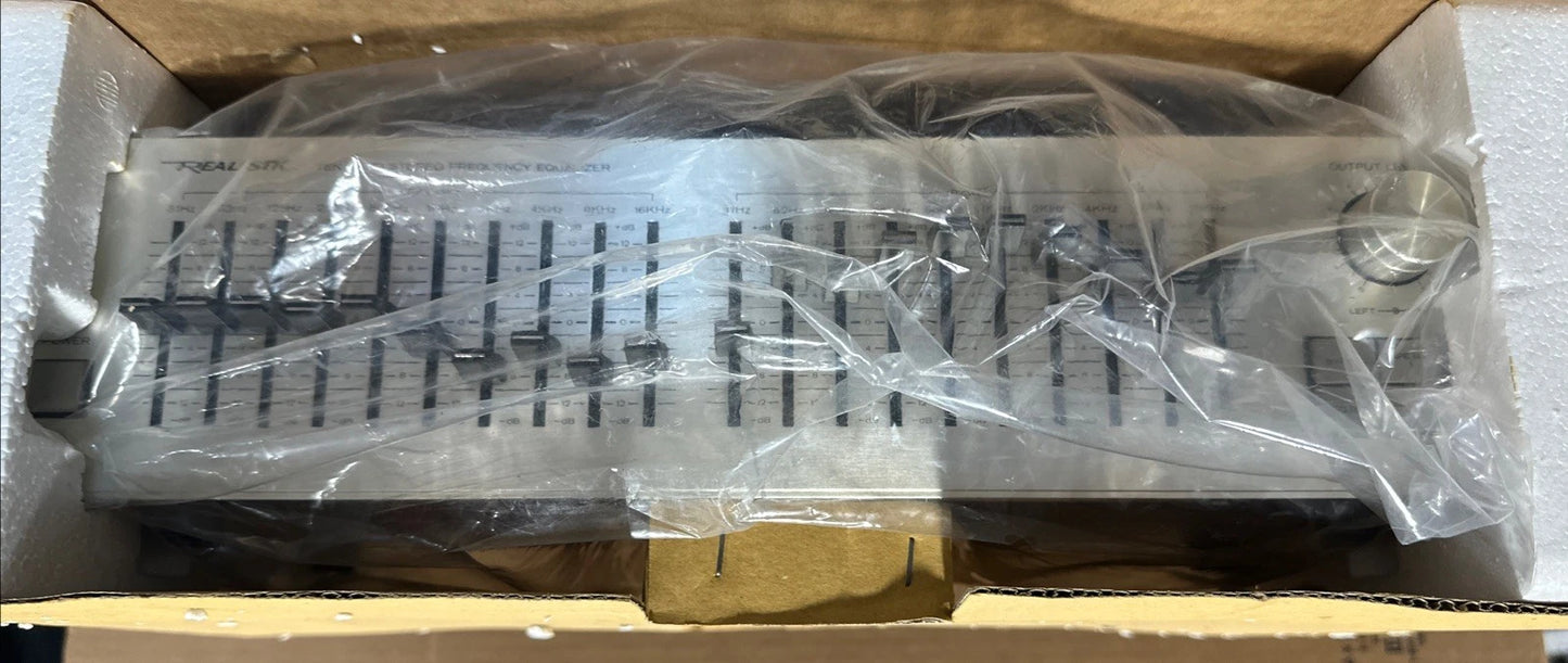 Realistic Ten Band Stereo Frequency Equalizer, model 31-2005 w Box