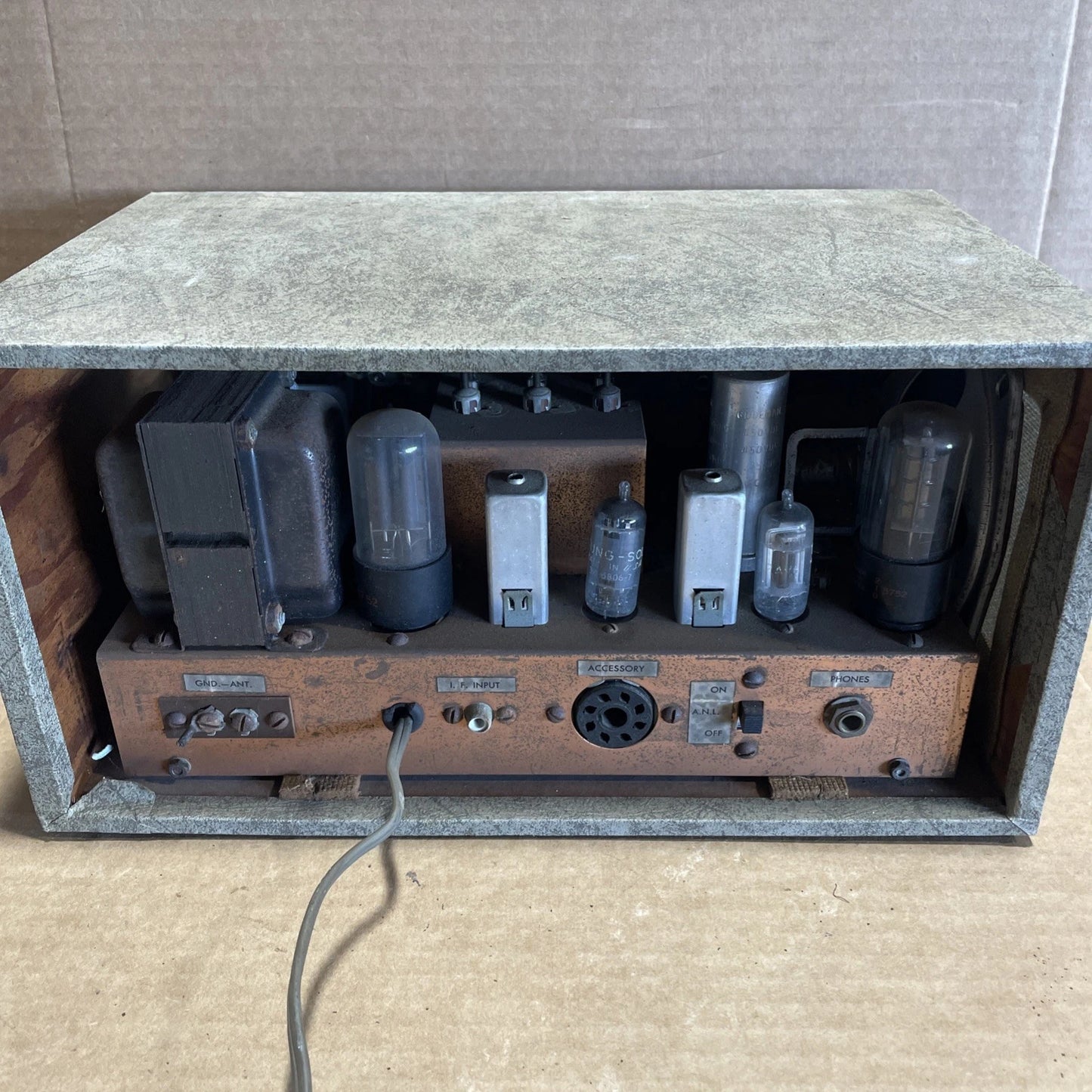 Heathkit Receiver Company Tube Radio Model AR-3: Powers ON