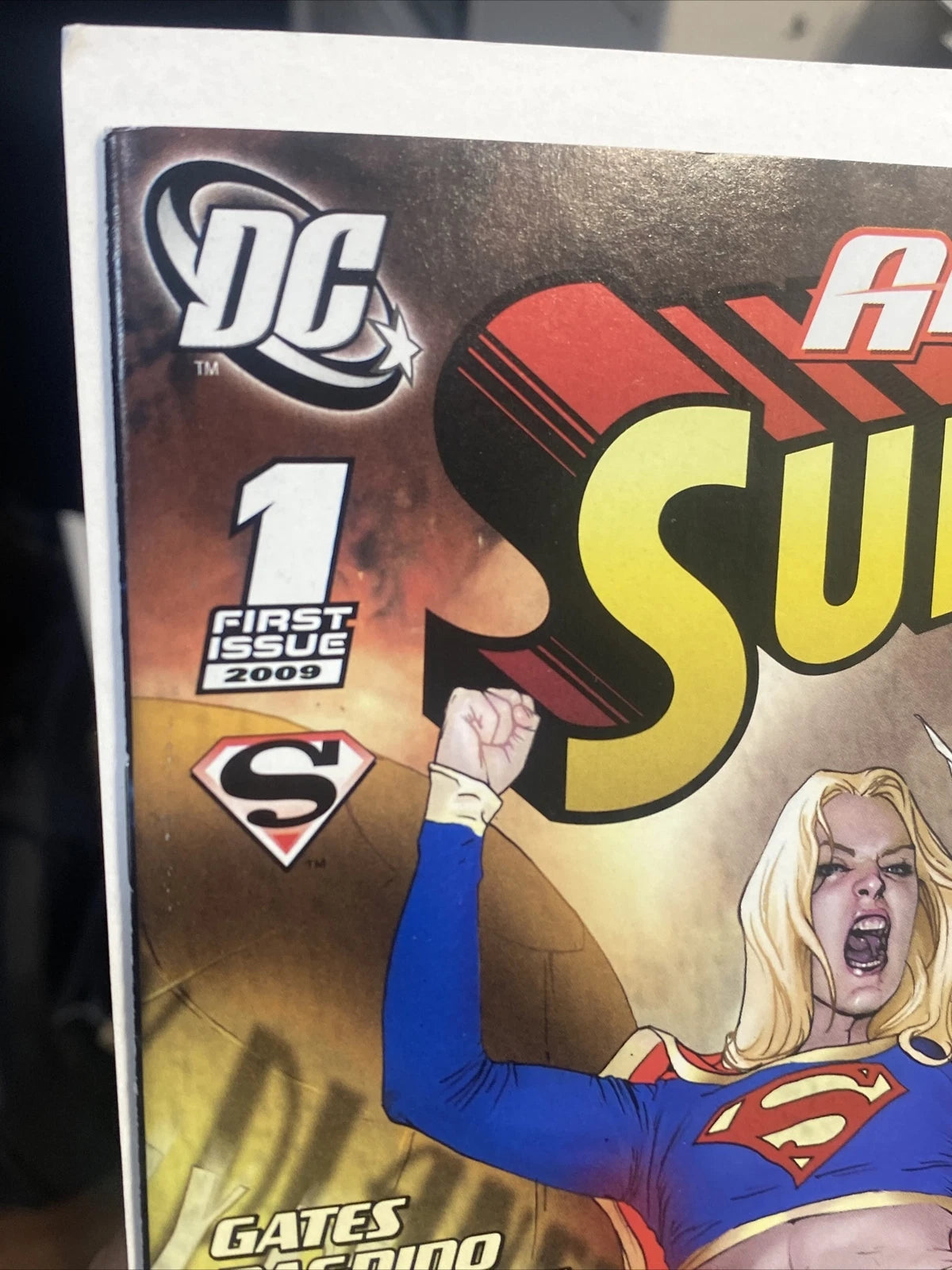 Supergirl Annual 1 First Issue 2009 DC Comics GOOD