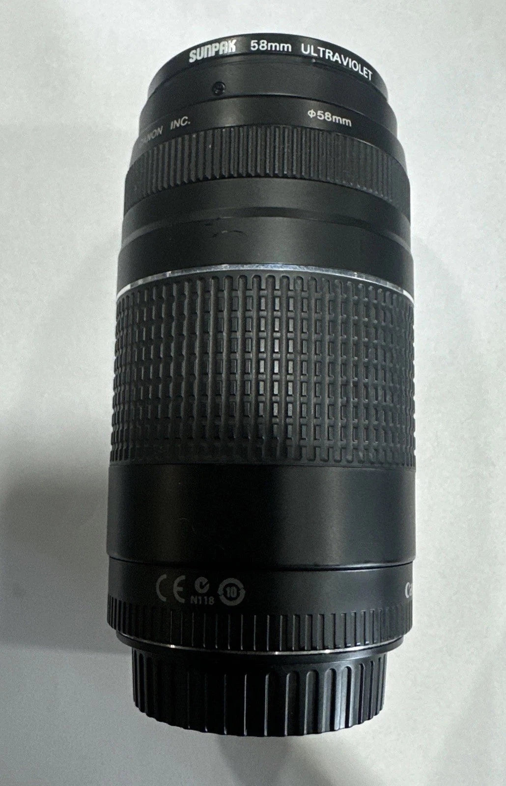 Canon EF 75-300mm 1: 4-5.6 III Zoom Camera Lens