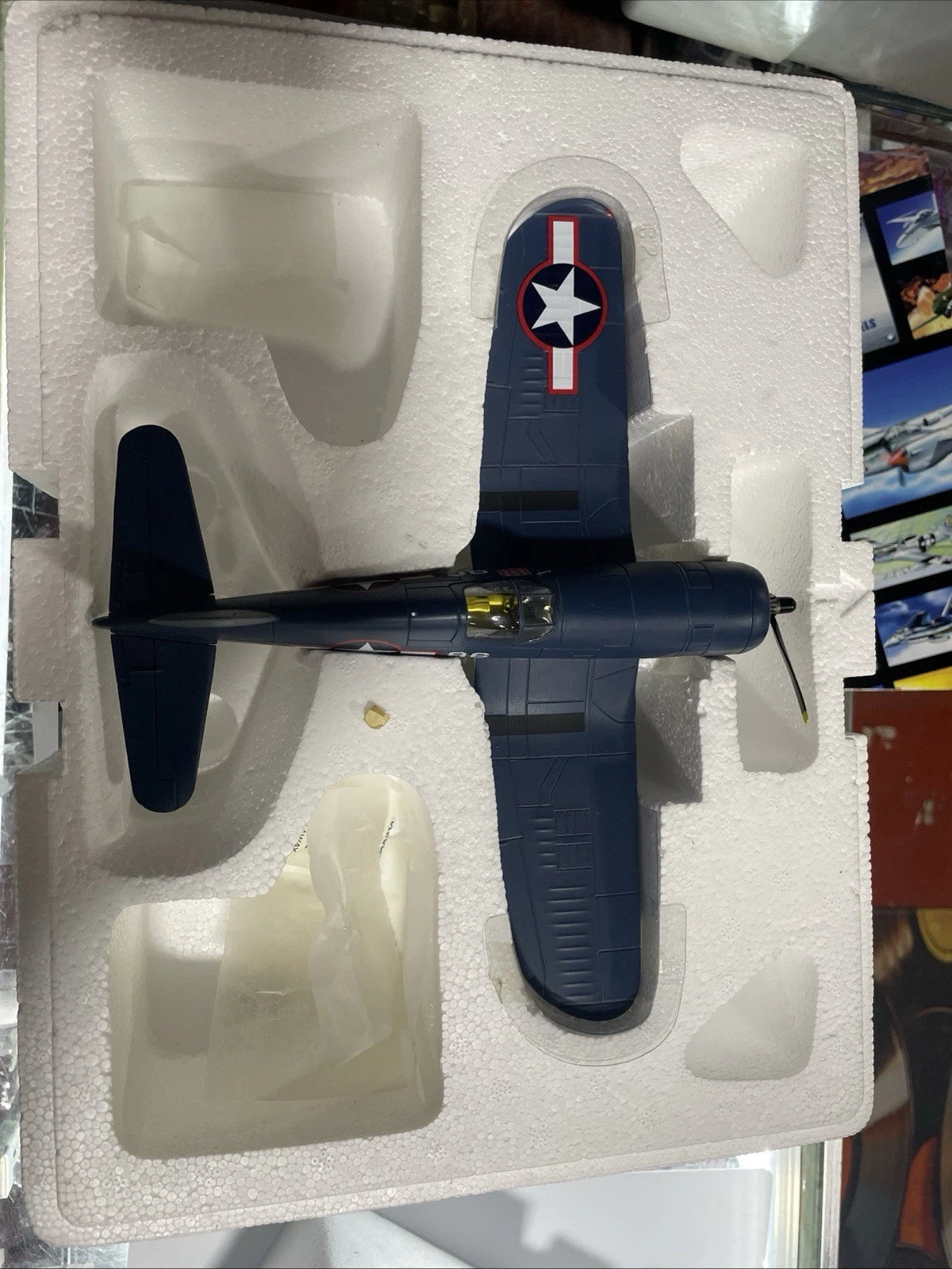 Franklin Mint 98023 B11B810 F4U Corsair US Marines VMF-214 302 Broken Propeller