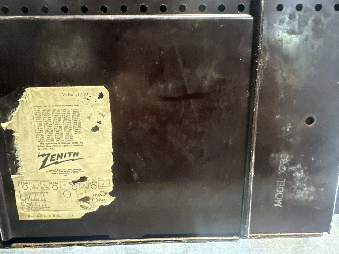 Zenith Vintage AM/FM Radio Model X733 UNTESTED READ