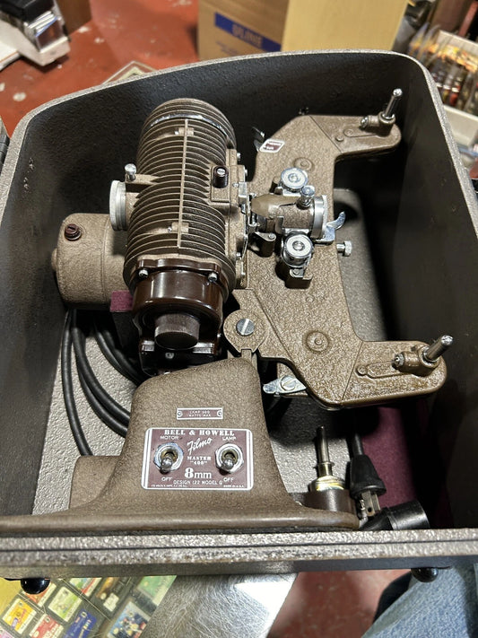 Vintage 1930s Bell & Howell 8mm Projector Design 122 Model G As Is