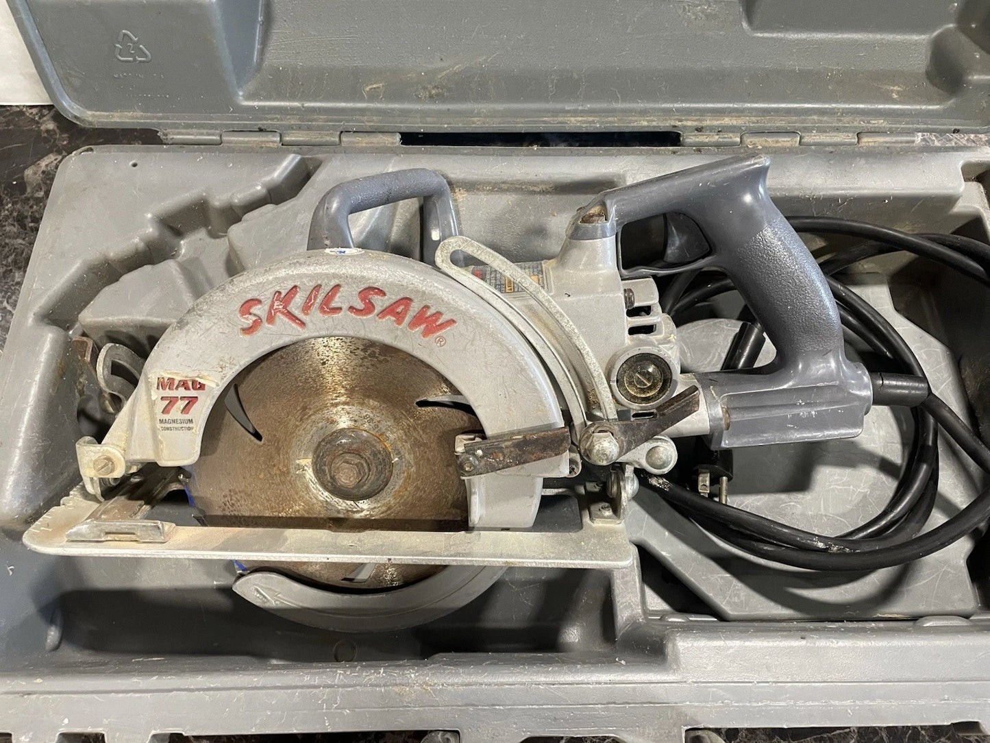 SKILSAW HD77 Worm Drive Circular Saw 7-1/4 in Left Blade 120V Corded Electric
