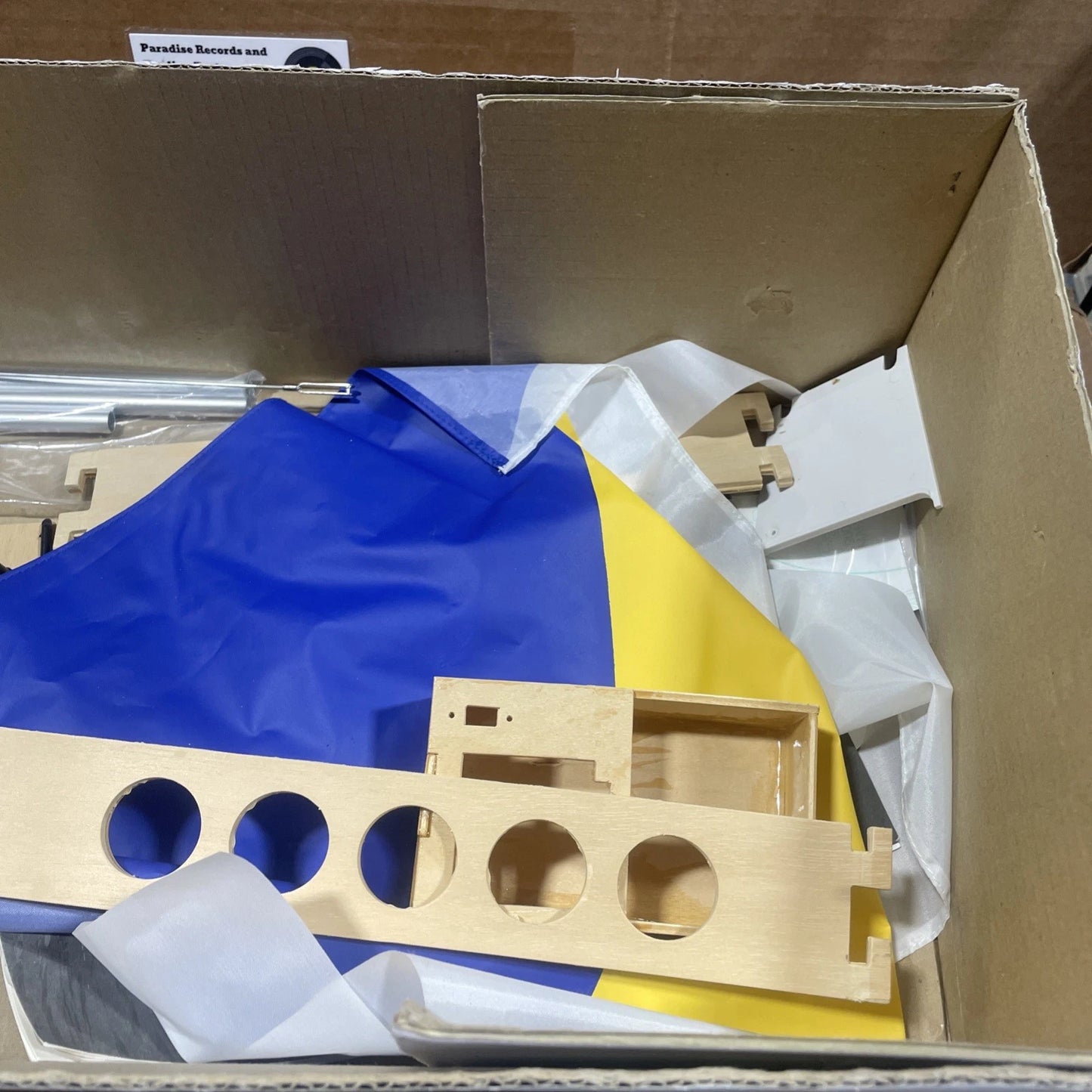 THUNDER TIGER "VICTORIA" NO. 5556 MODEL SAILBOAT IN BOX NOT BUILT W MANUAL