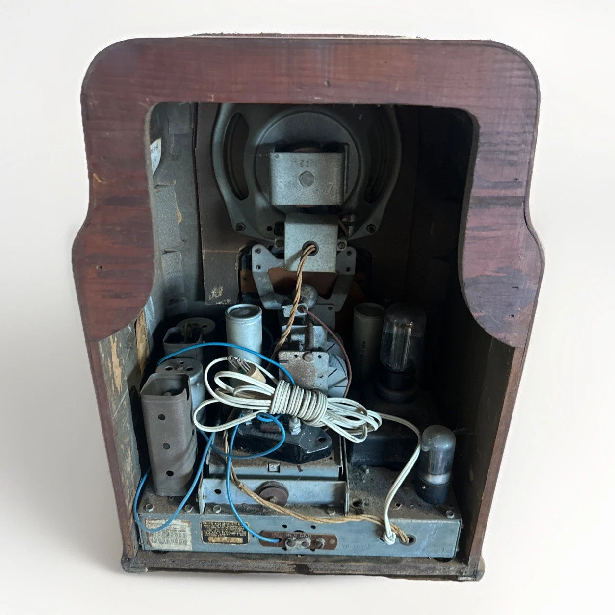 VINTAGE 1937 PHILCO 37-610 TOMBSTONE TABLETOP RADIO AS-IS FOR PARTS powers on