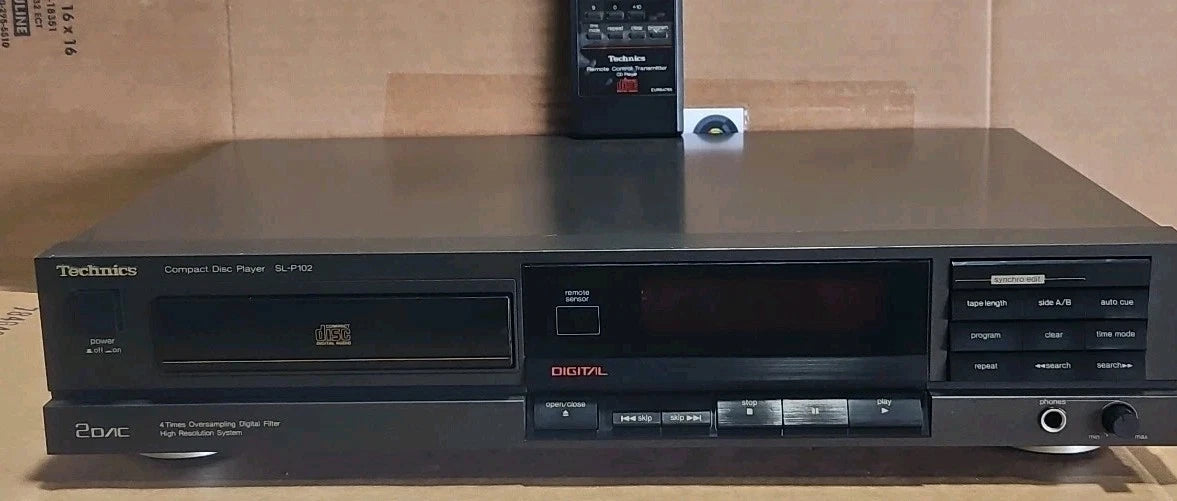 Vintage Technics SL-P102 Compact Disc CD Player + Remote