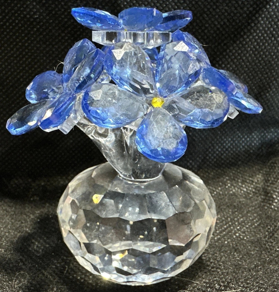 H&D Crystal Blue Forget-Me-Not Bouquet With Prism Base