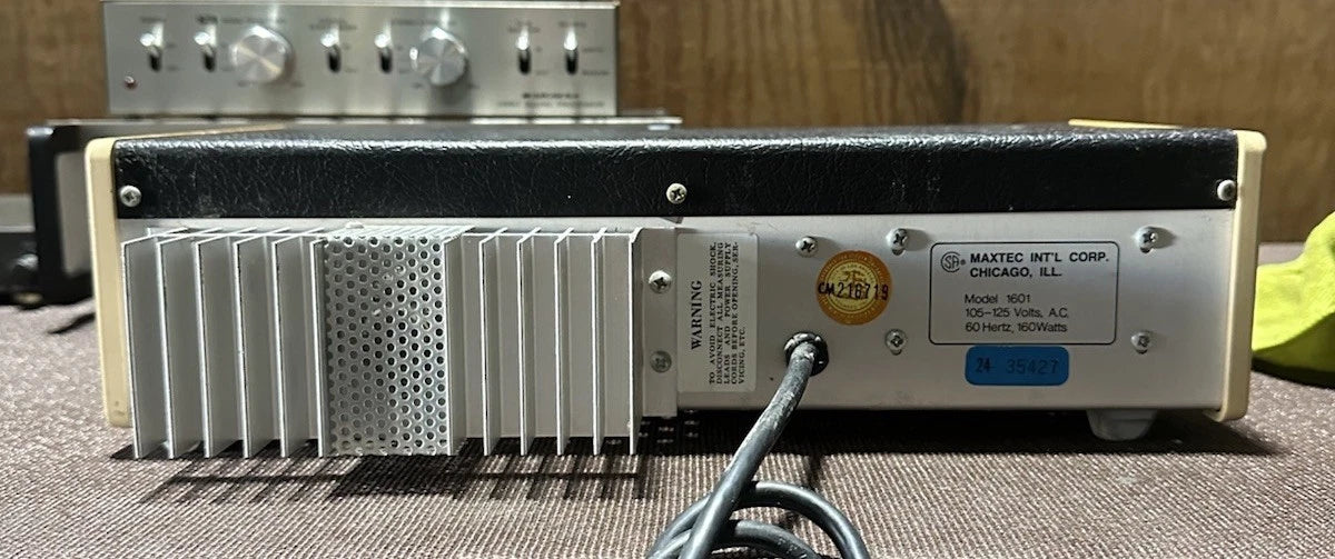 BK Precision Model 1601 Regulated DC Power Supply 0-50V