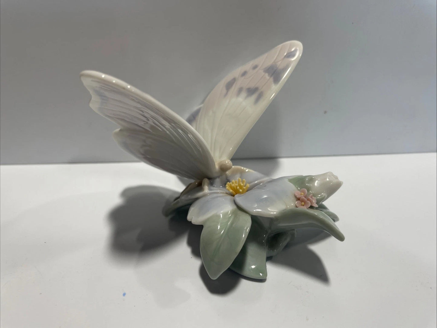 Lladro “Refreshing Pause" Butterfly On A Flower Rare Vintage Unique