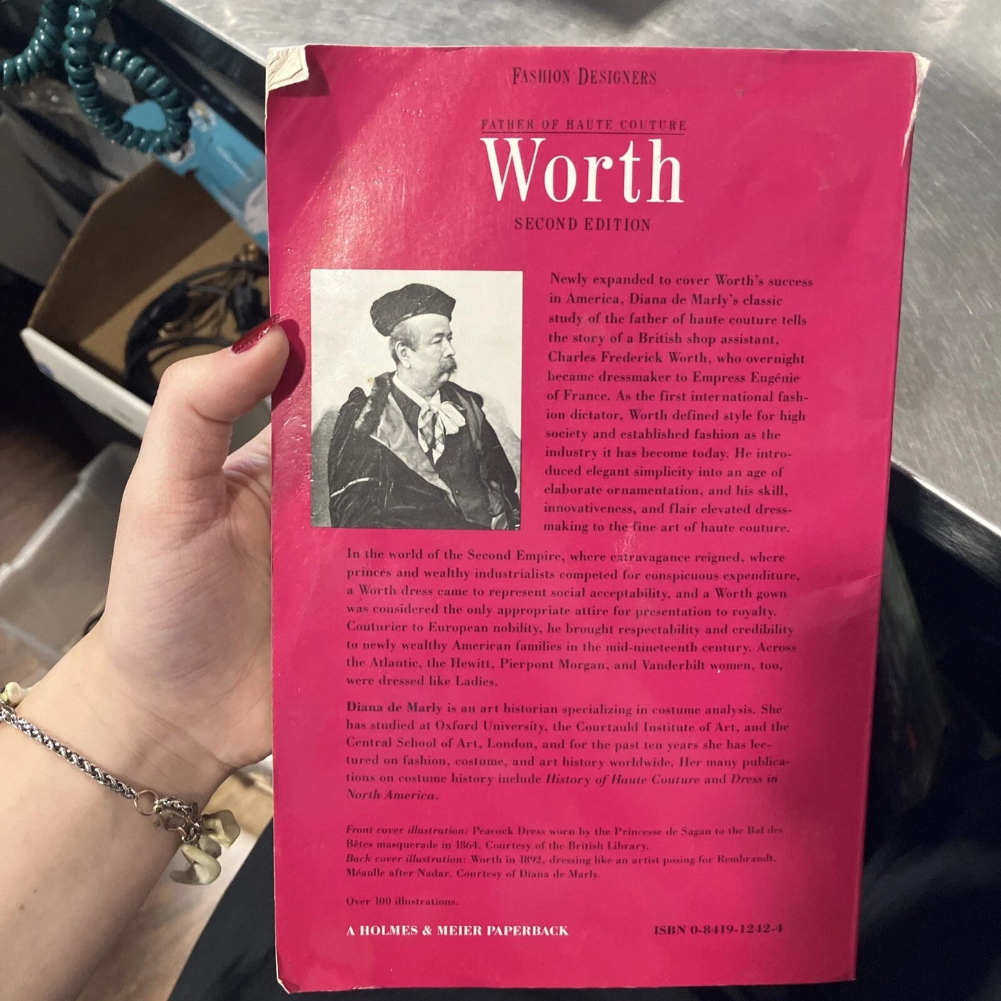 Worth: Father of Haute Couture (Fashion Designers) - Paperback