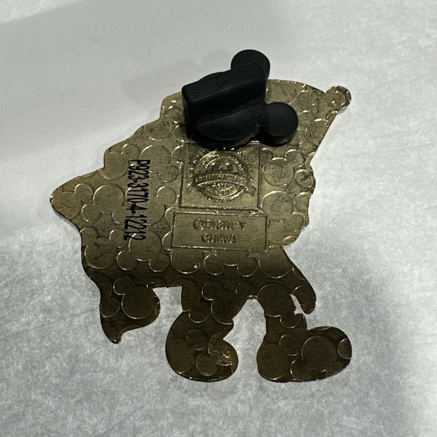 2011 Walt Disney World MinuteMan Colonial Mickey Mouse Carrting Flag Pin VHTF