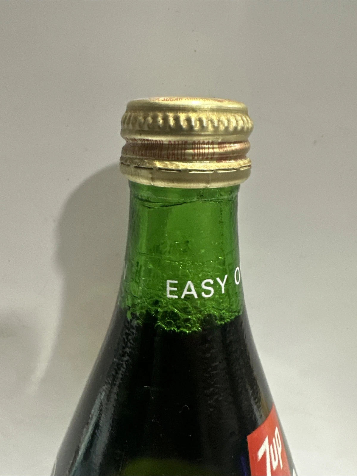 Vtg 7up New Full Unused Glass Bottle 1 liter 33.8 FL oz 1970s-80s