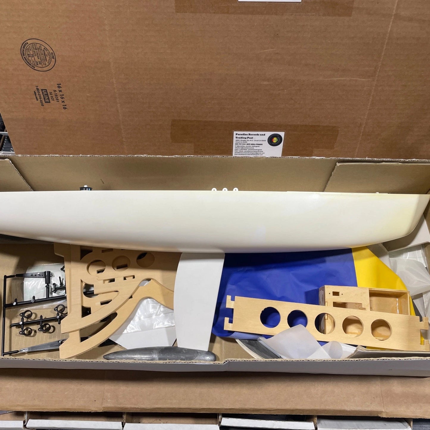 THUNDER TIGER "VICTORIA" NO. 5556 MODEL SAILBOAT IN BOX NOT BUILT W MANUAL