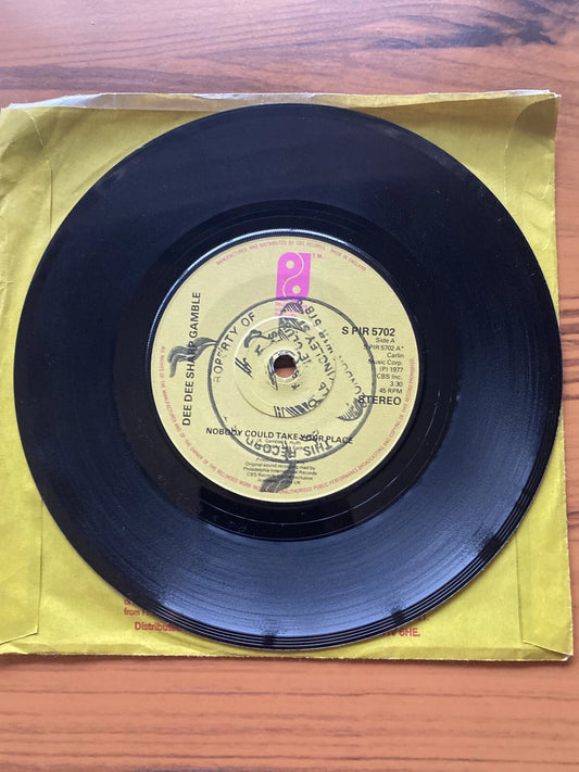 DEE DEE SHARP GAMBLE “Nobody Could Take Your Place” UK 7” PIR 5702