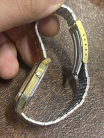 Vintage Casio quartz gold tone 901A4-663 aq-222 Japan A Watch