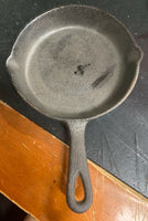 VINTAGE INDUCTION GAS-ELECTRIC CAST IRON SKILLET PAN